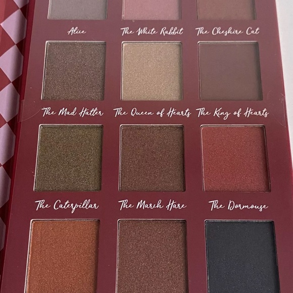 Alice In Wonderland Taste In Beauty Eye makeup Palette 12 Color Eyeshadow Disney - Picture 3 of 6